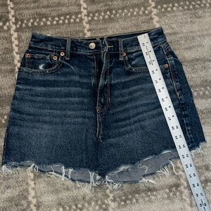 American Eagle high rise boyfriend shorts size 4